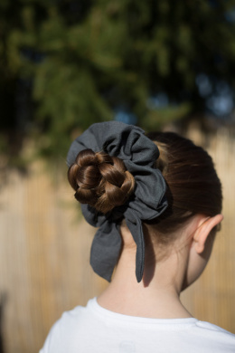 Bawełniano-lniana gumka scrunchie MIDI ze wstążką do koka