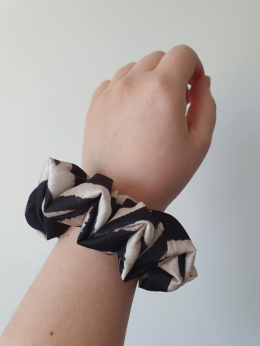 Satynowa gumka scrunchie MIDI